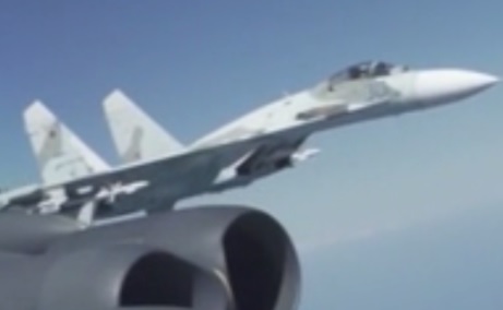 அமெரிக்க விமானத்தை சீண்டிய ரஷ்ய விமானங்கள்