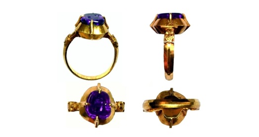 செலவாக்கியாவில் 12ம் நூற்றாண்டு இலங்கை நீல மாணிக்க மோதிரம்