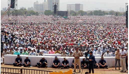 மும்பாய் விழா ஒன்றில் கூடிய 11 பேர் வெய்யிலுக்கு பலி