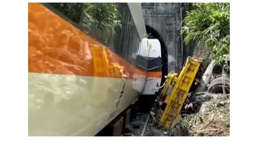 தாய்வான் ரயில் விபத்தில் 50 பேர் பலி