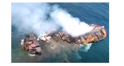 தீ மூண்ட X-Press Pearl கப்பல் தாழ்கிறது