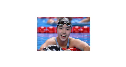 நீச்சல் உலகை கலக்கும் 12 வயது Yu Zidi 